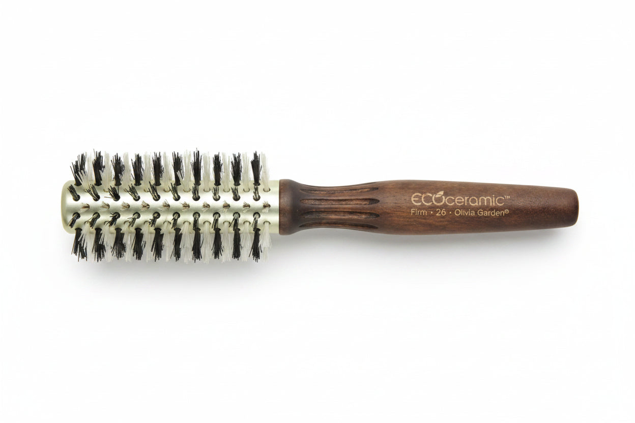 Cepillo térmico redondo Olivia Garden EcoCeramic EC-26F de 2.12 pulgadas con cerdas firmes para moldear melenas gruesas medianas.