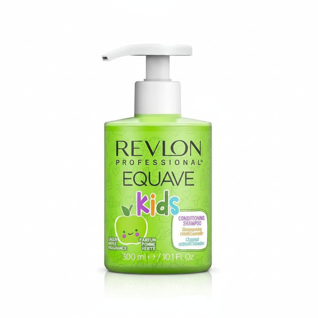 Frasco de champú infantil Revlon Equave Kids Shampoo Apple 300ml Panamá con dosificador.