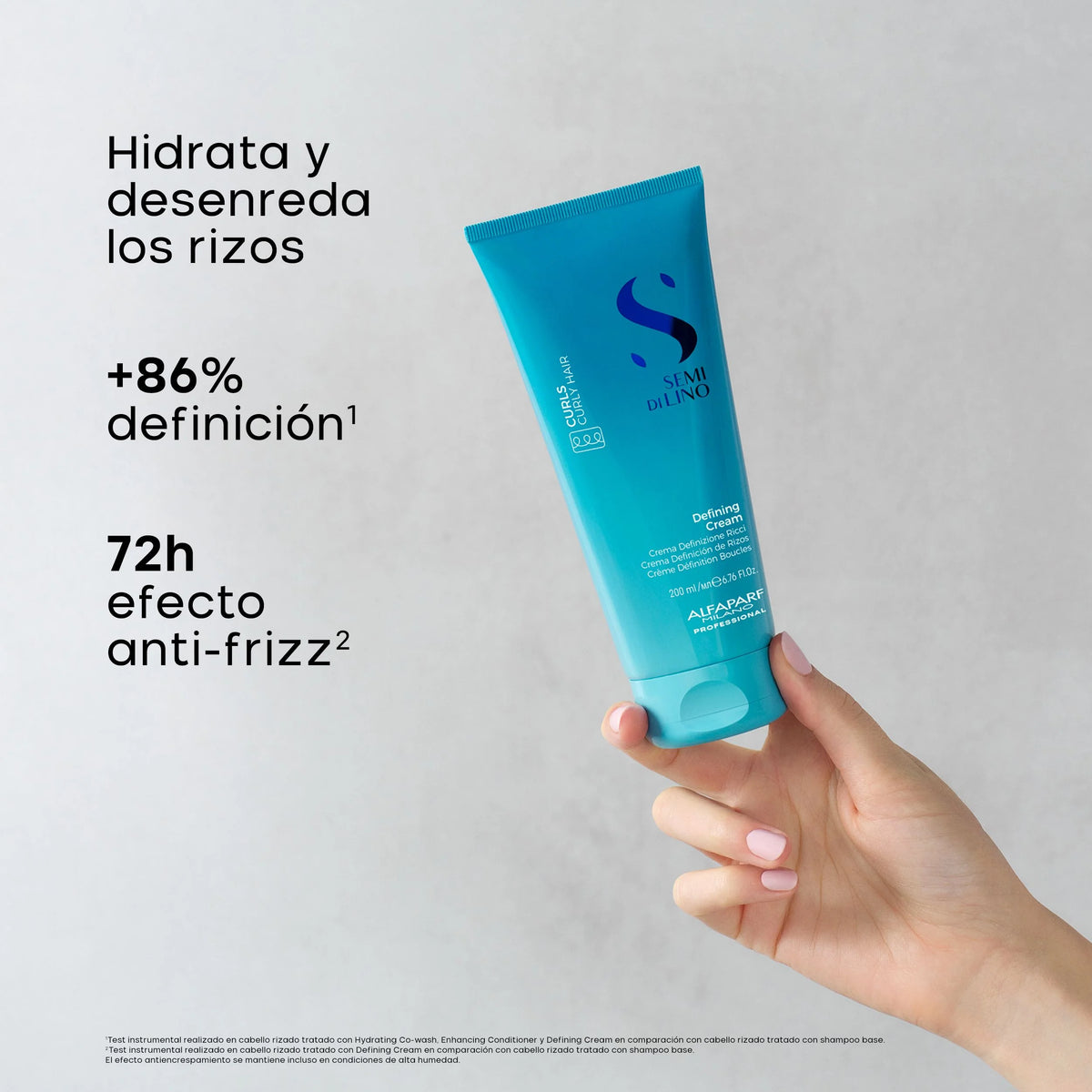 Alfaparf Curls Defining Cream 200ml, imagen con beneficios de hidratación, definición y efecto anti-frizz hasta 72 horas.