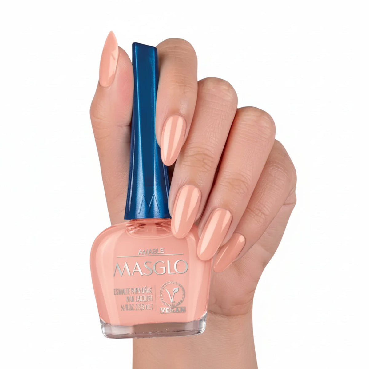 Masglo Vegan Amable 13.5 ml — Esmalte de unas vegano tono Amable con fondo blanco Majo Belleza Panama