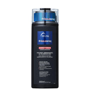 Textura cremosa del acondicionador TRUSS Frizz Zero, fórmula ligera diseñada para desenredar y suavizar el cabello al instante.